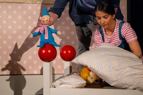 Plagát Ne/po/slušná Linda