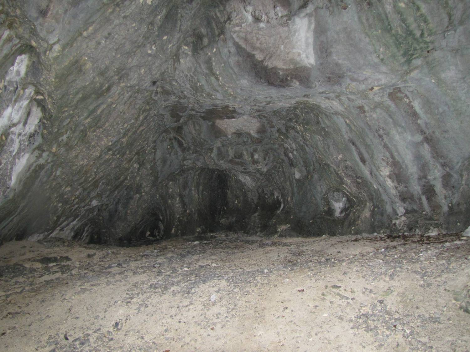 Dekrétova jaskyňa