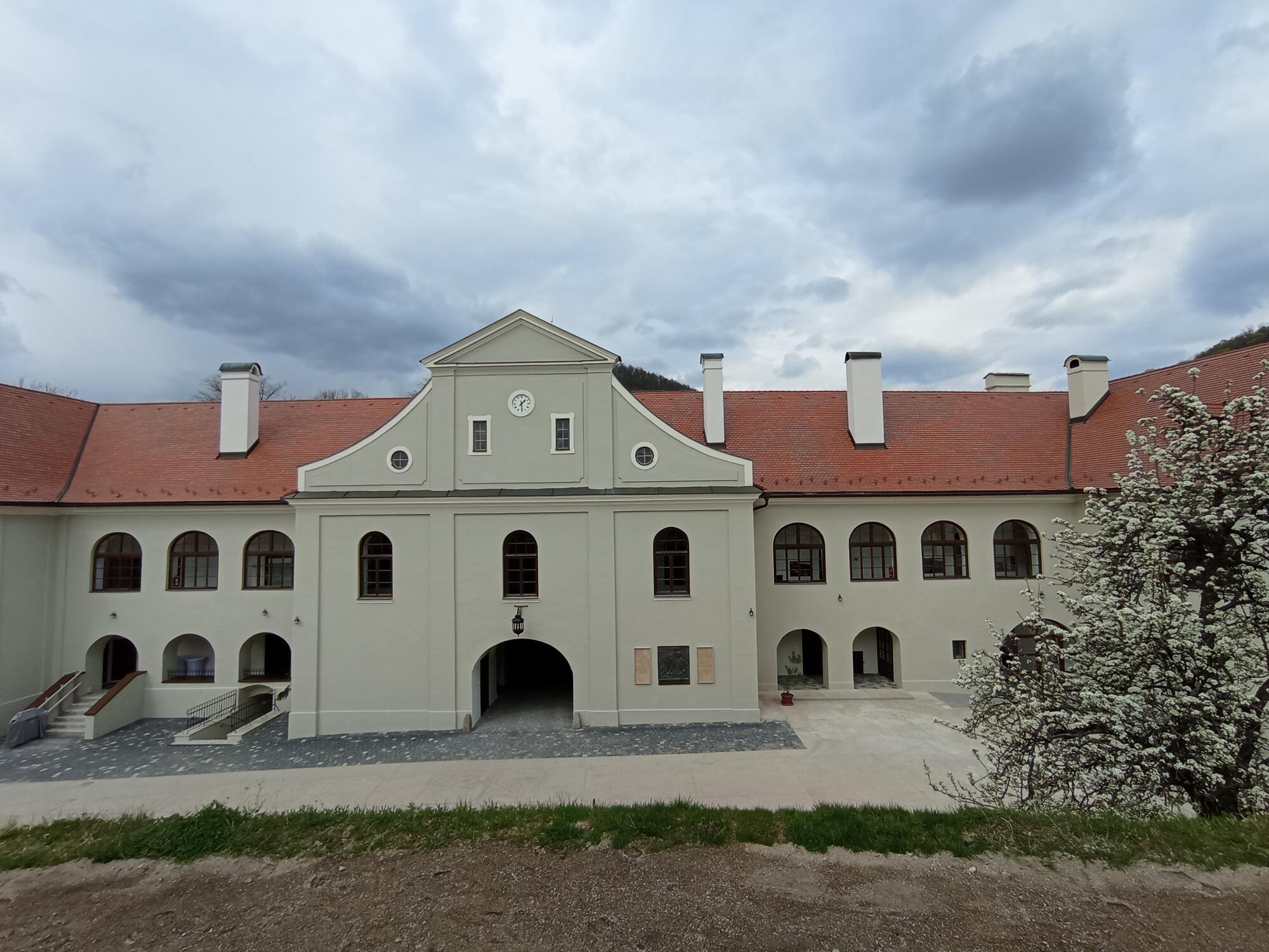 Hrad Modrý Kameň