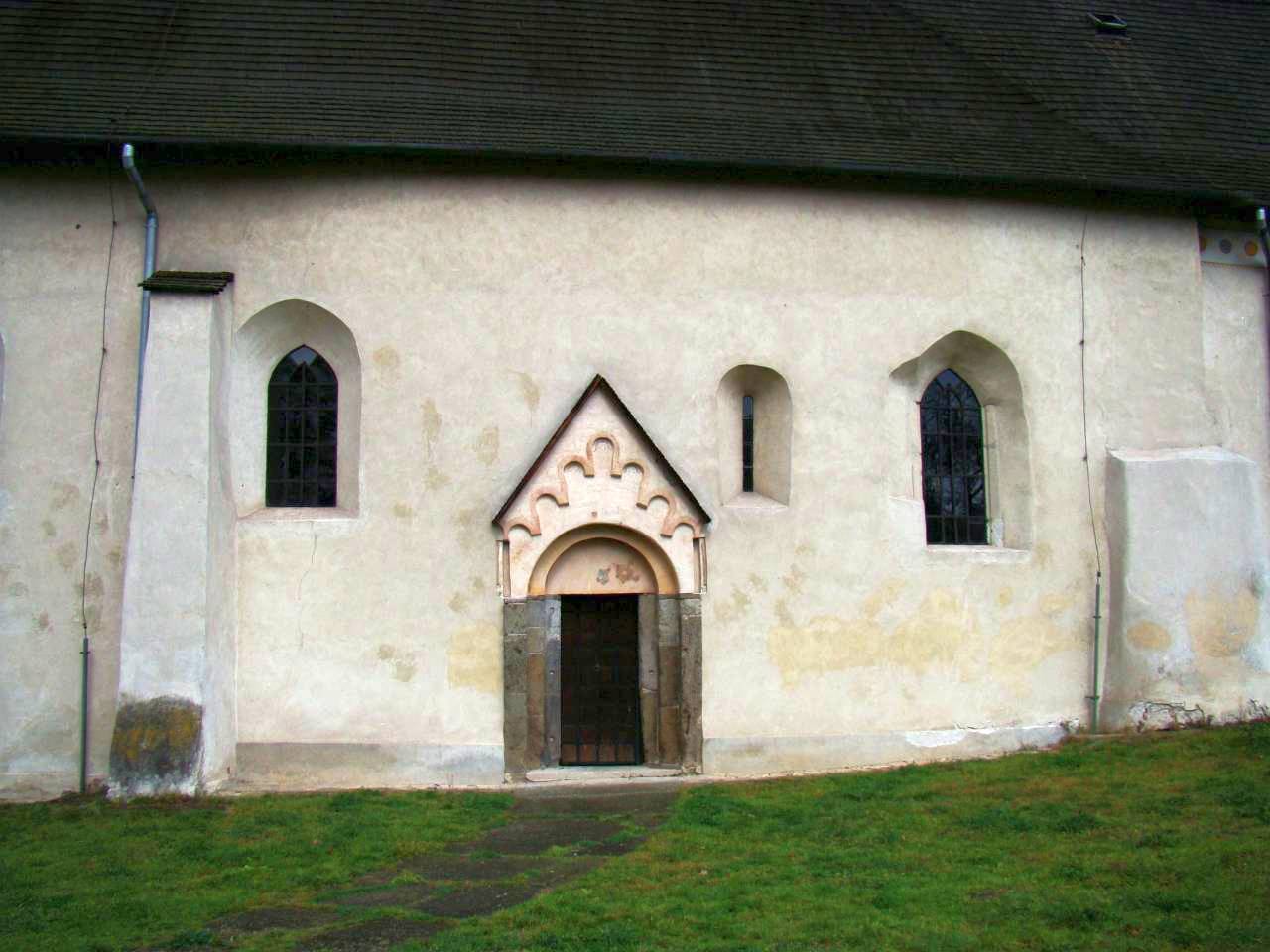 Románsko-gotický kostol Svinica