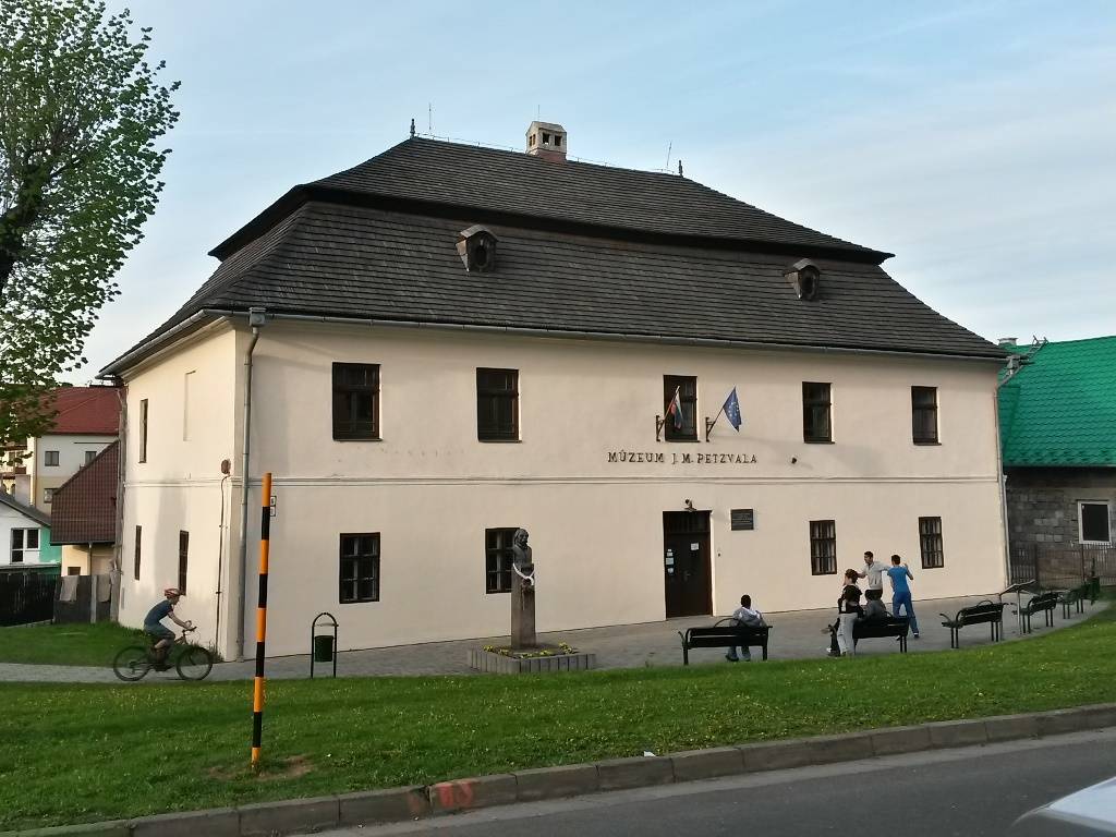 Múzeum Jozefa M. Petzvala