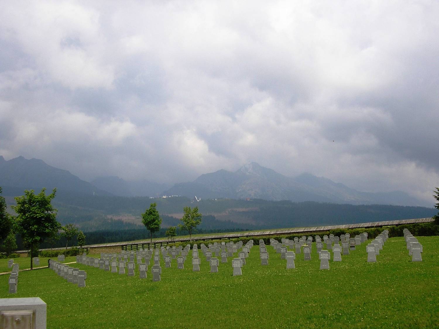 Vojenský cintorín Važec